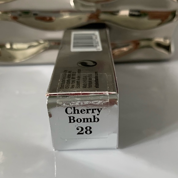 Elizabeth Arden Ceramide Lipstick in Cherry Bomb - Picture 3 of 3